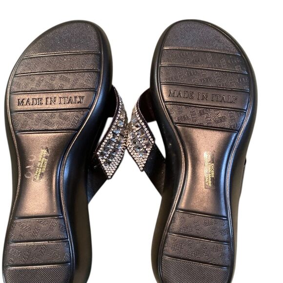 #202 ITALIAN SHOEMAKER Crystal Sandals - Picture 3 of 13
